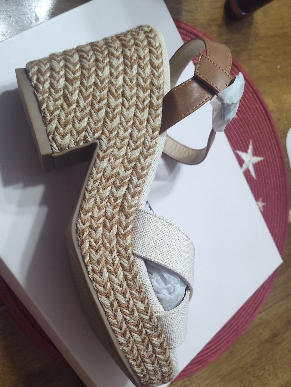 JustFab Cream and Tan Platform Espadrille Sandals Size 10